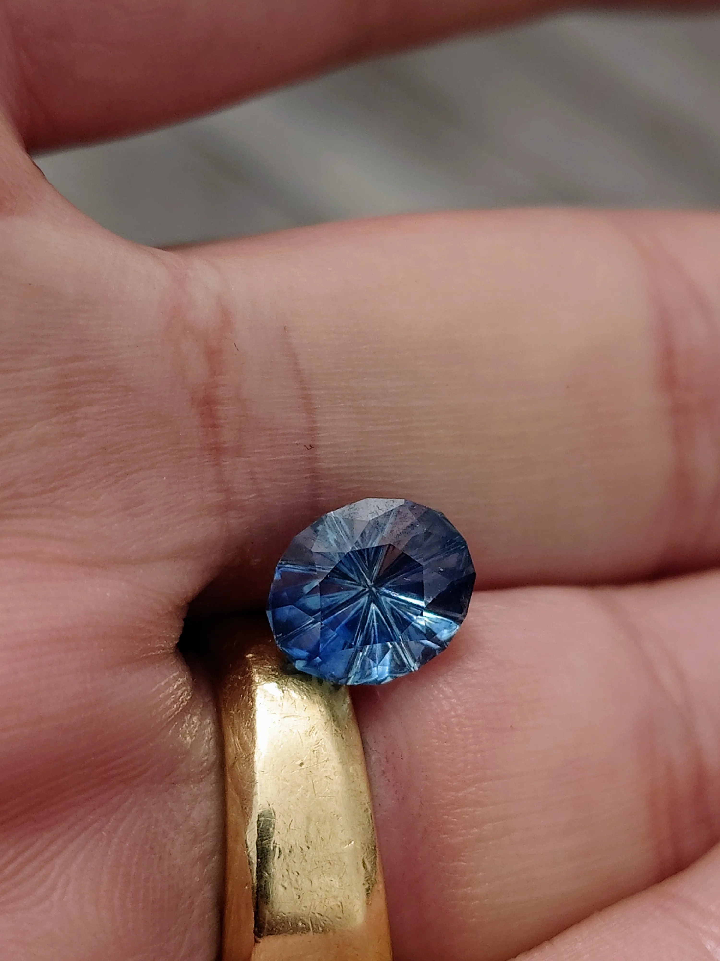 3.48ct FANTASY CUT OVAL MONTANA SAPPHIRE