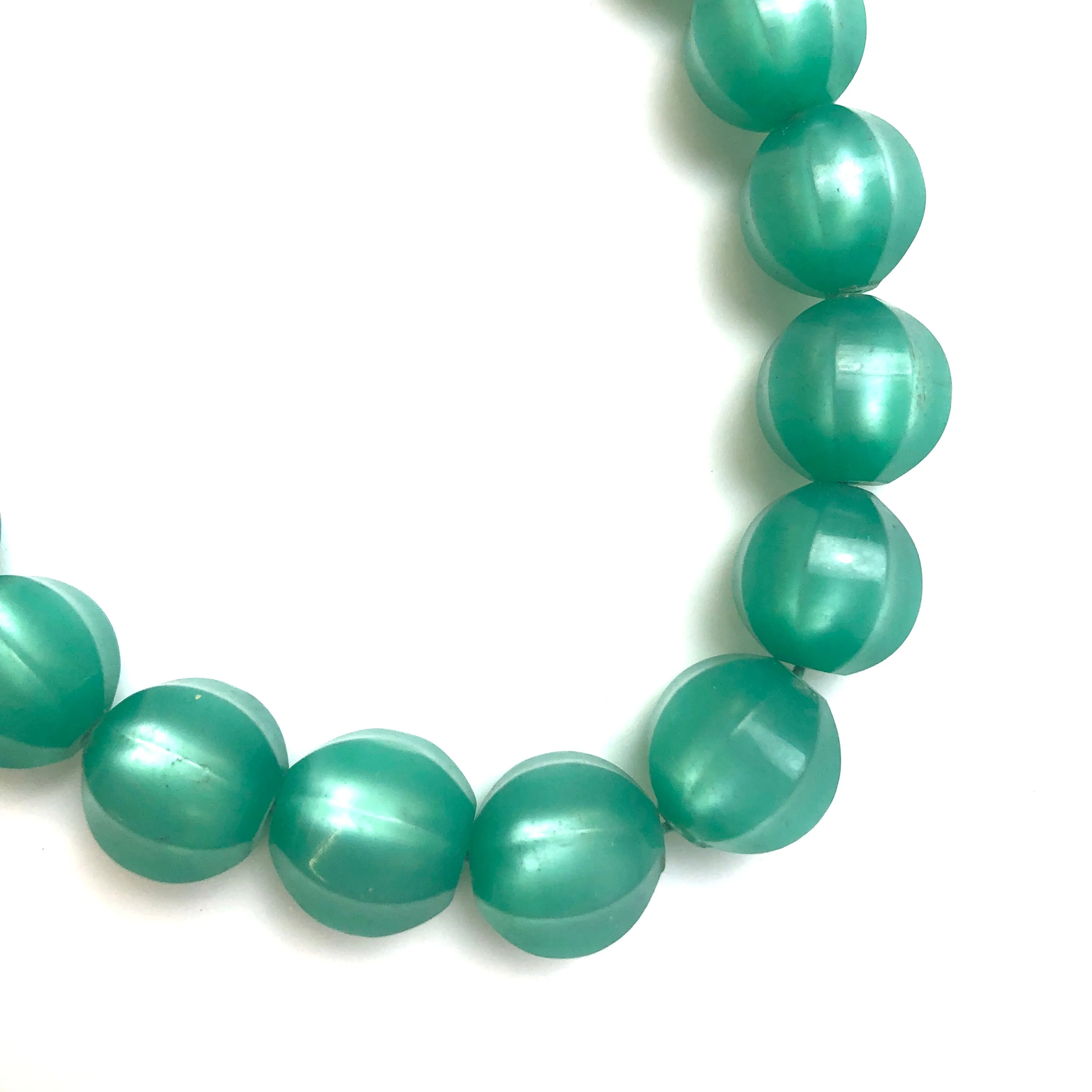 Emerald Green Scalloped Moonglow Beaded Marco Necklace