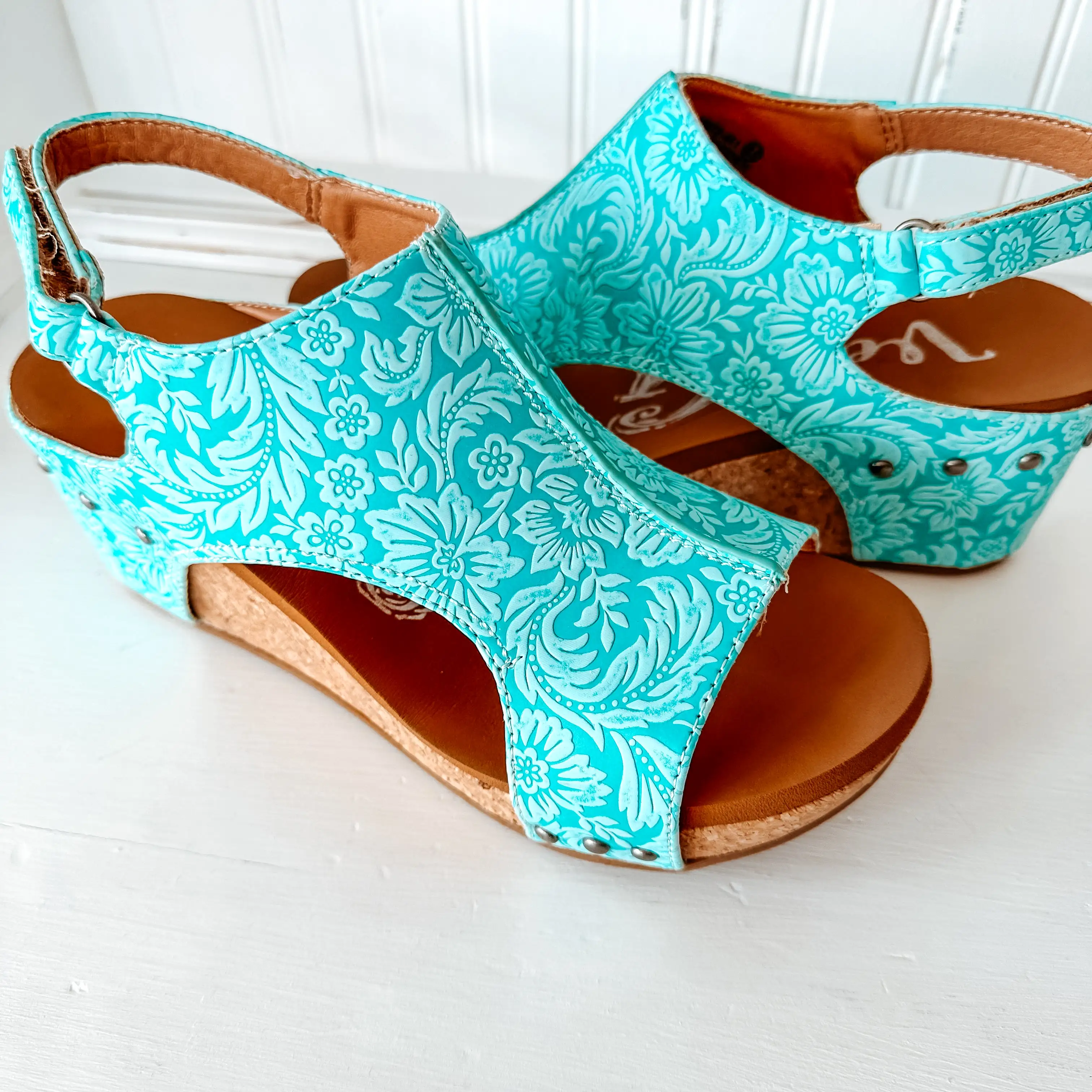 Isabella Tooled Wedge Sandal - Turquoise