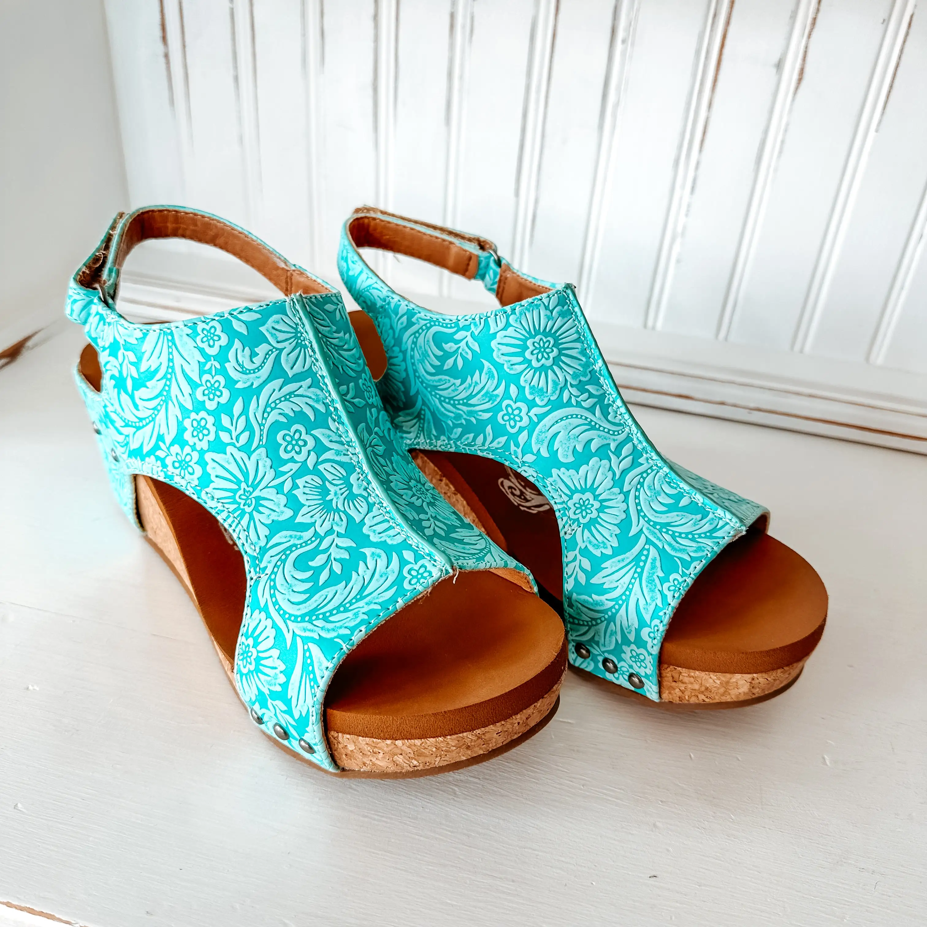 Isabella Tooled Wedge Sandal - Turquoise