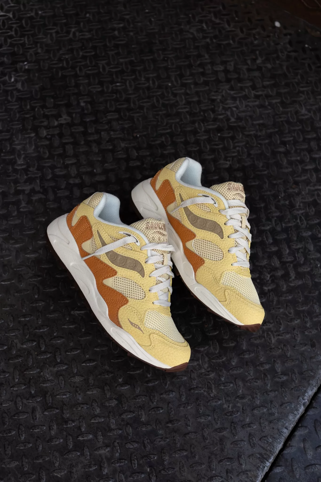 Mens Saucony Grid Shadow 2 (Mustard/Tan)