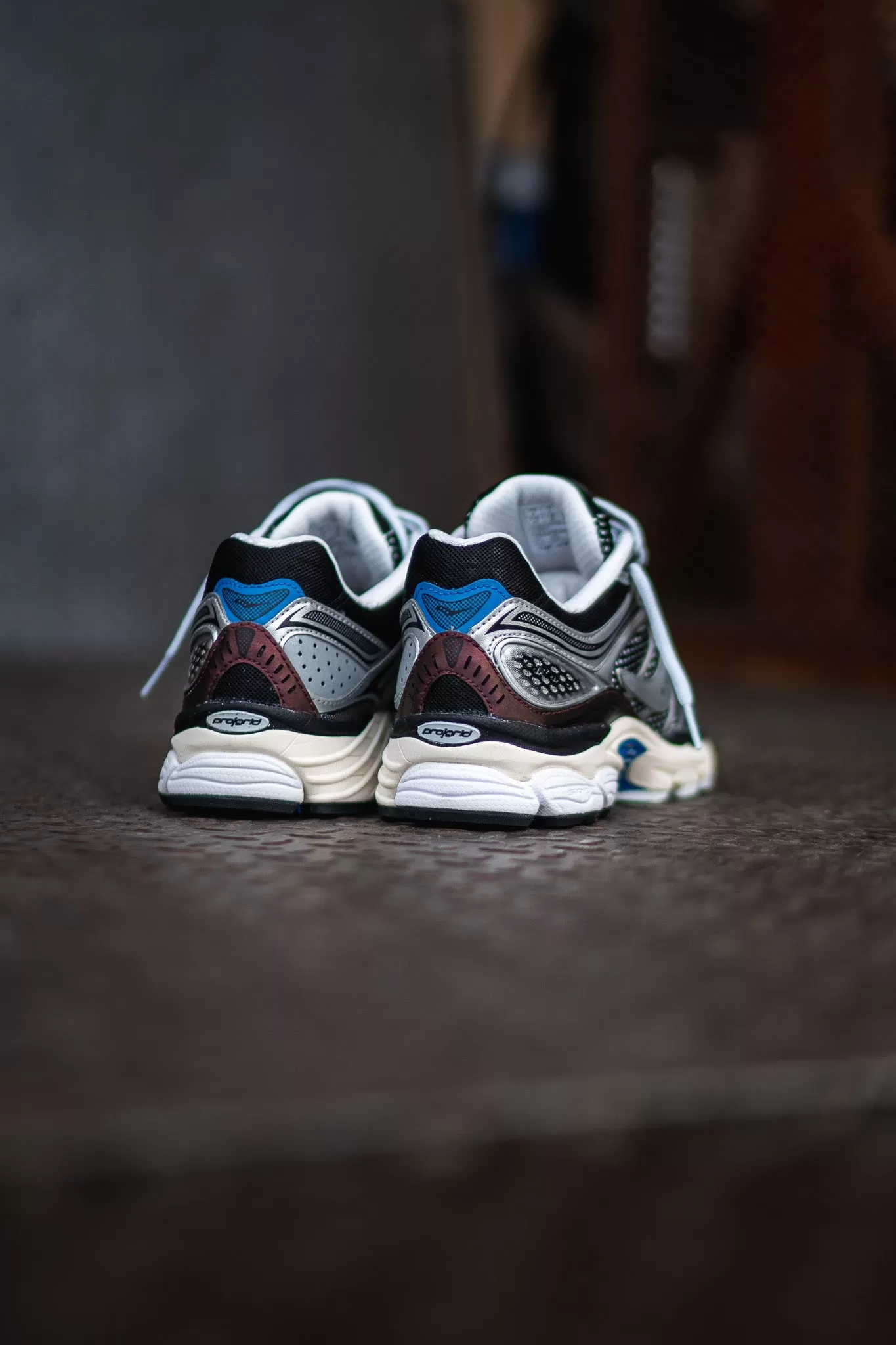 Mens Saucony OG ProGrid Omni 9 (Silver/Brown)