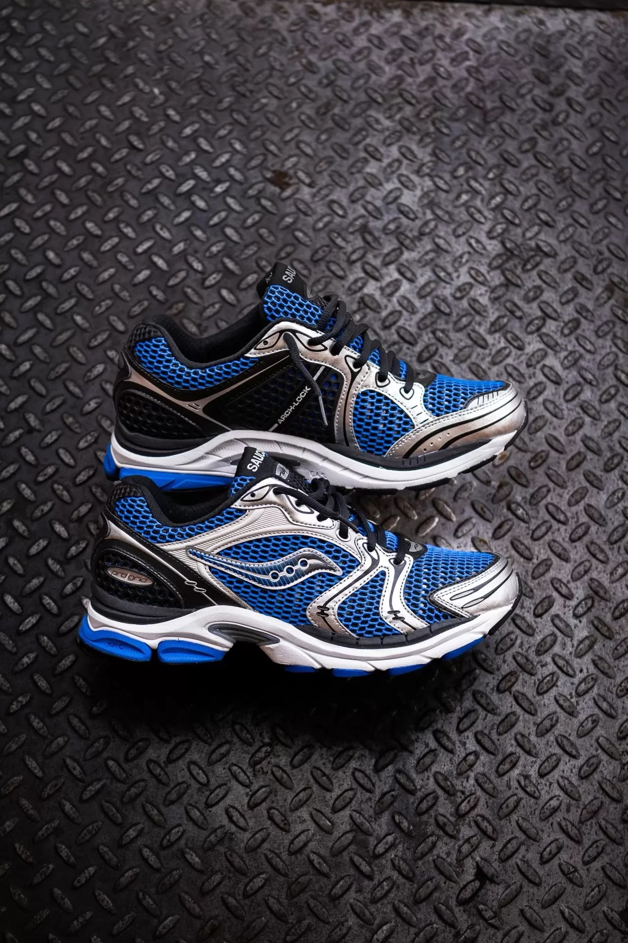 Mens Saucony ProGrid Triumph 4 (Blue/Silver) S70704-7