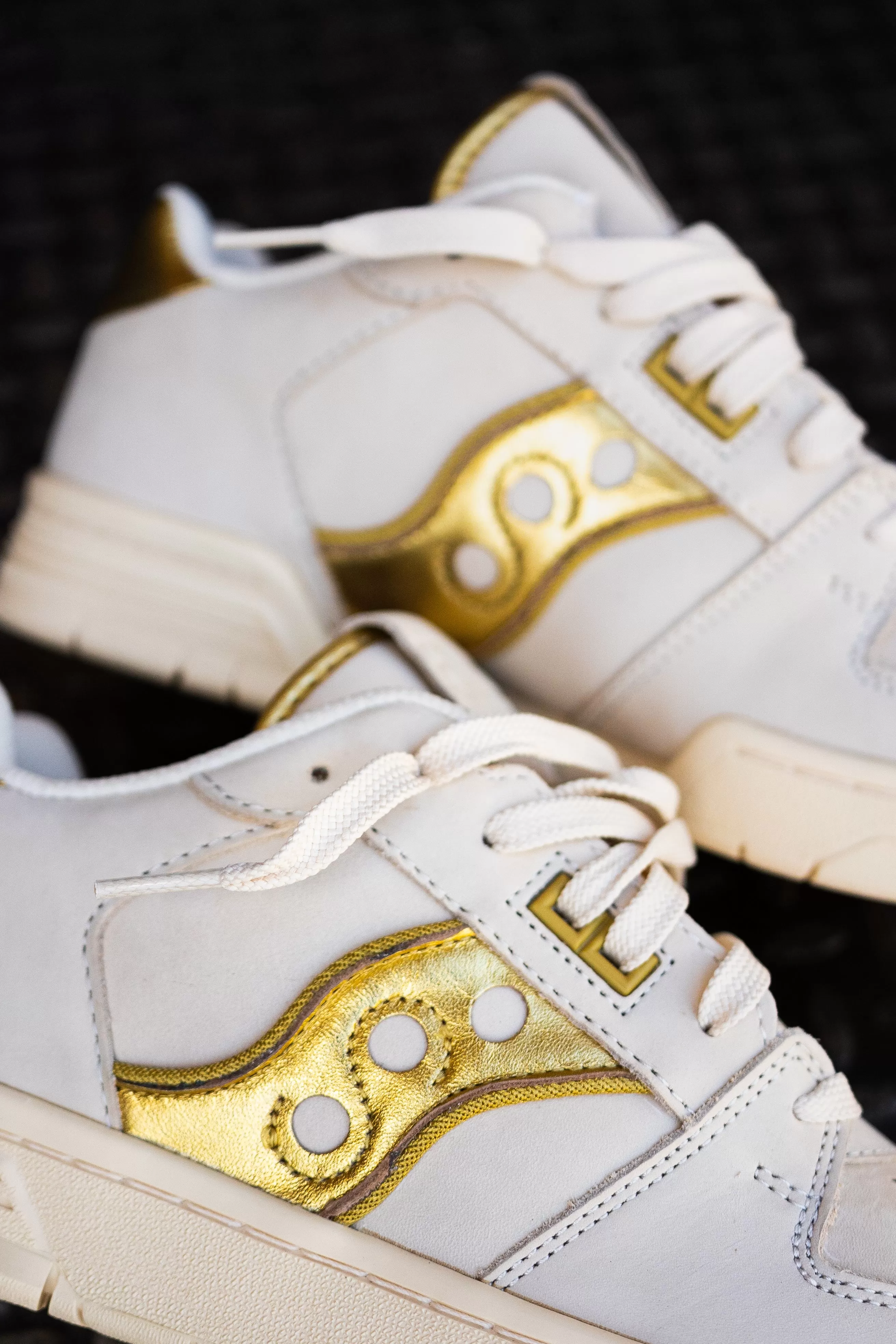 Mens Saucony x Trinidad James Hommewrk Sonic Low 'COACH’S SHOE' (Cream/Gold)