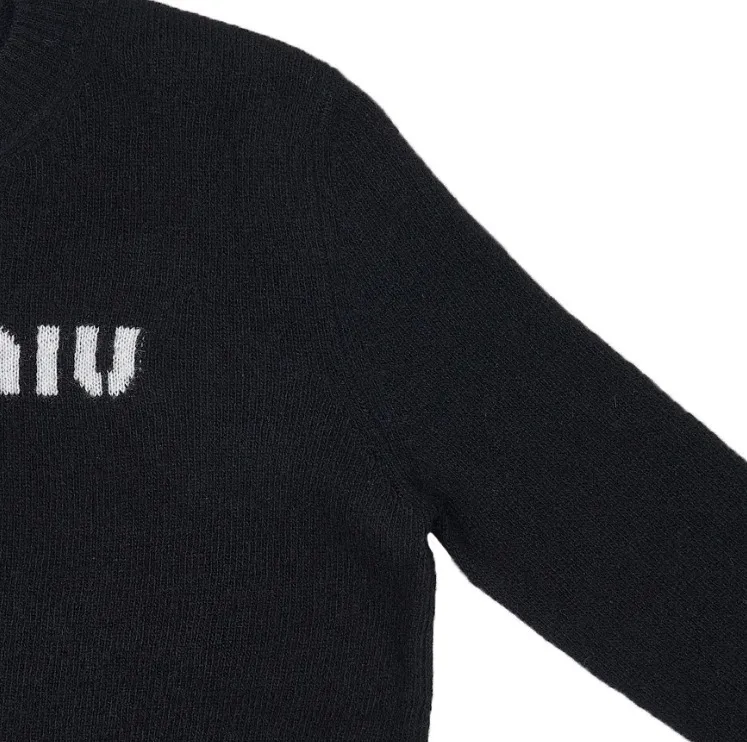 MiuMiu  |Casual Style Street Style Logo V-neck & Crew neck