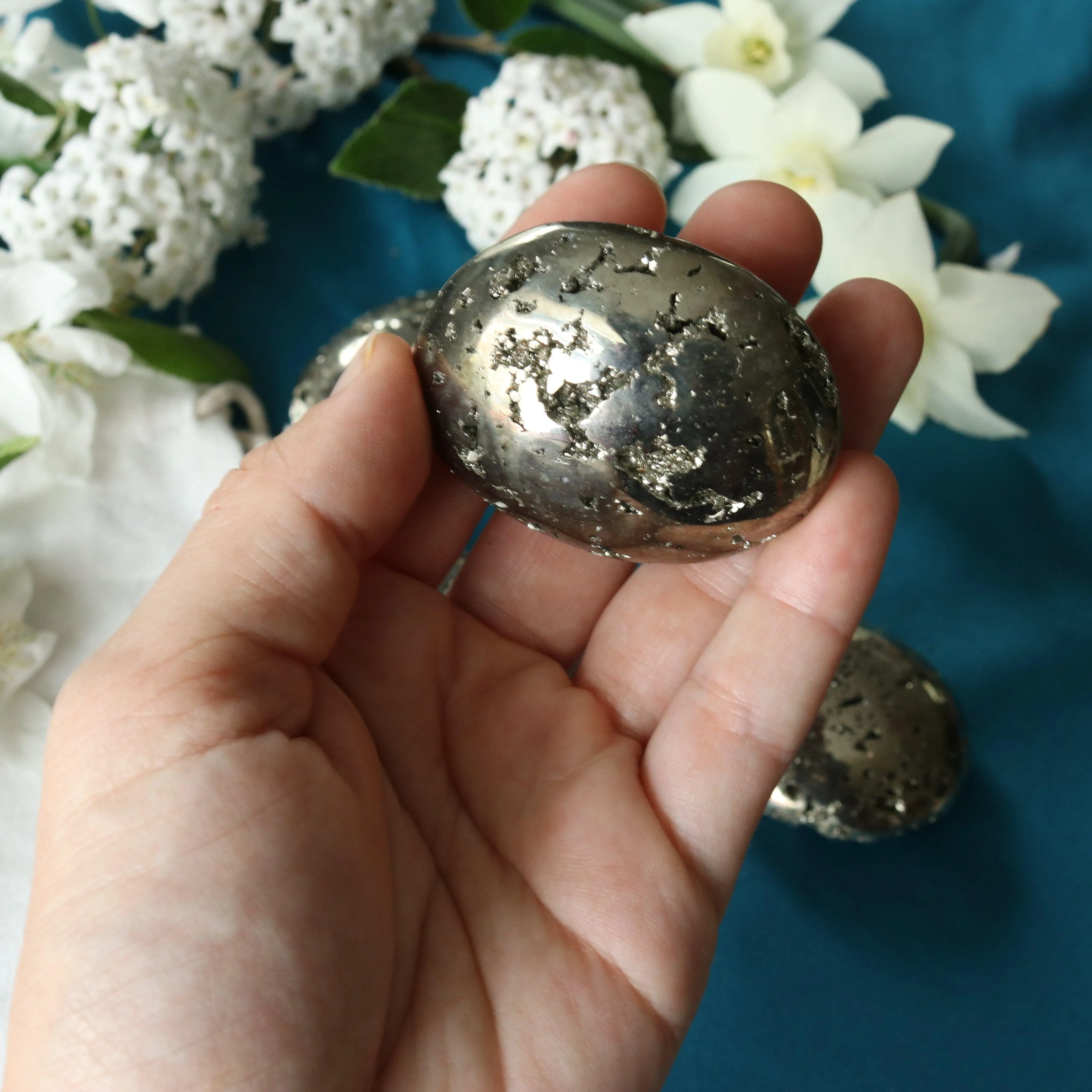 Protective Pyrite Pillow Palm Carving ~ Locale Peru