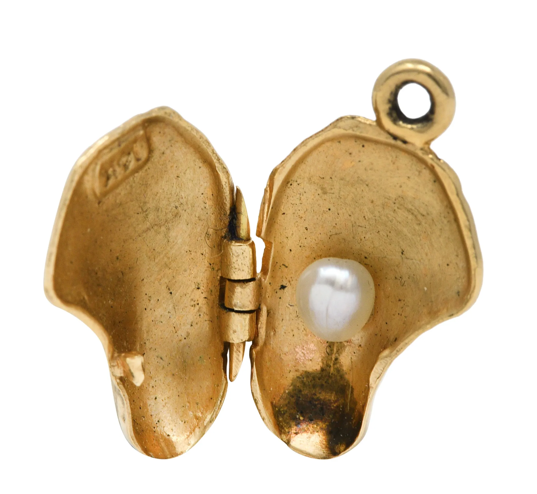 Retro Pearl 14 Karat Gold Freshwater Mussel Charm