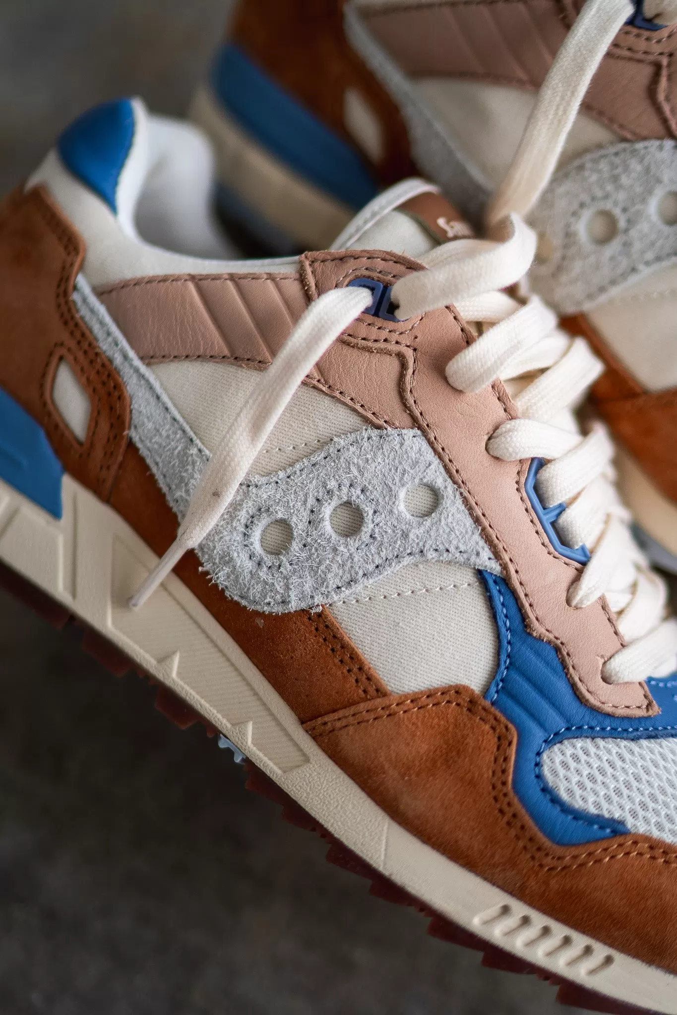 Saucony Shadow 5000 (Light Beige)