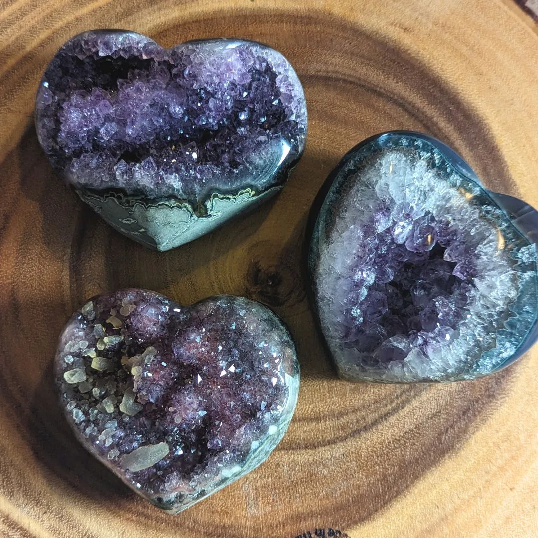 TUSCON MEETS TWILIGHT~ Medium, Natural Uruguay Amethyst Heart Geode Carving ~ Gorgeous and Unique Calcite Inclusions